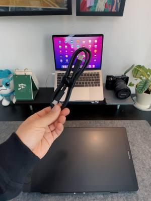 #HuionProductFeature One cable to connect your creativity and simplify your workspace effortlessly! 📌Gear: #kamvas16gen3 📌Product link: https://bit.ly/4gI1FWc #huion #huiontablet #gen3family #digitalart #arttok