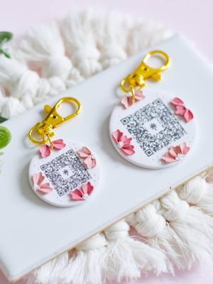 QR code keychain 💕  They will help finding me on social media at markets without paper business cards 🥹 . . . . . #polymerclayearrings #handmade #SmallBusiness #etsyshop #Etsy #etsyseller #ポリマークレイアクセサリー　#ポリマークレイピアス　#claycutters #polymerclaycutters #seattleartist #handmadeearrings #handmadejewelry