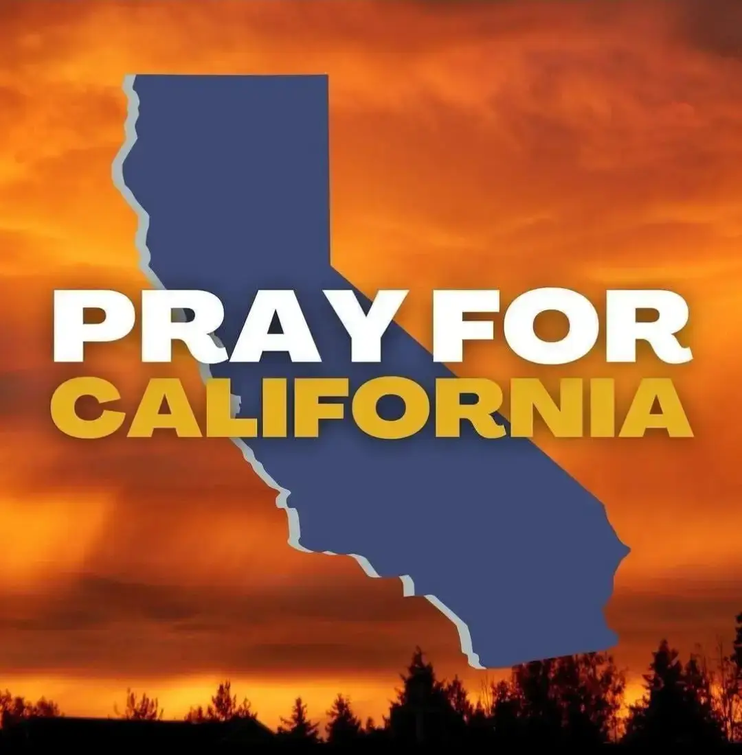 🚨🔥🚒🚔🚜🛩🚁 ✝️🛐🙏🏻 🕊 THE CITY OF ANGELS 🪽 THE GOLDEN STATE. THE PACIFIC PALISADES FIRE. THE EATON FIRE.  CONTINUING TO PRAY FOR CALIFORNIA AND ALL OF THESE FIREFIGHTERS. THESE ARE AIR TANKERS FROM CANADA. I BELIEVE THERE'S AN AIR TANKER FROM MEXICO. THERE'S FIREFIGHTERS FROM WASHINGTON STATE IDAHO, MONTANA COLORADO NEW MEXICO OREGON ALL THERE TO TRY TO HELP GET THESE FIRES UNDER CONTROL. GOD IN YOUR MERCY, AND IN YOUR GRACE, PLEASE HEAR OUR PRAYERS. MY HEART GOES OUT TO EACH AND EVERY ONE OF YOU WHO HAVE BEEN AFFECTED BY THESE FIRES. GOD, BE WITH YOU ALL IN THE DAYS, WEEKS AND MONTHS AND YEARS TO COME. PRAYING FOR CALIFORNIA. THANK YOU TO EVERYONE WHO HAS TRAVELED ALL THIS WAY TO HELP. THANK YOU FOR COMING TO HELP WITHOUT EVEN BEING ASKED.  #fypシ゚viral  #firefighters #firstresponders #policeoftiktok #firefightersoftiktok #California #LosAngeles #helpingothers #helpingothers #malibu #eatonfire #pacificpalisades #ThankYou #sosad #prayers #losangelesfires2025 #besafe #unity #helpyourneighbors #foryoupage  #santamonica #malibu #California #loveeachother #bekind #fyp #keeppraying #keepshining✨ #thankyouforyourservice  #BeKindKinderThenWefeel #LACounty #praying  ✝️🛐🙏🏻🙏🏻🕊🪽🫶🏻🚁🛩🚒🚔🔥 #TheCityOfAngels #thegoldenstate   #watchduty #californiastrong  #savetiktok #dontbantiktok 