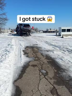 I got my 18 wheeler stuck in the snow😱 #18Wheeler #Truckdriver #TruckDriving #TruckerLife #TruckDriverLife #CDL #Carhauler #Carhauling #CarhaulerLife #Peterbilt #Peterbilt589 #Snowstorm #FYP