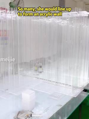 So many, she would line up to form an acrylic wall#acrylicwall #acrylicdisplaystand #acrylicproduct #acrylic #custom #mjacryliccustomfactory 