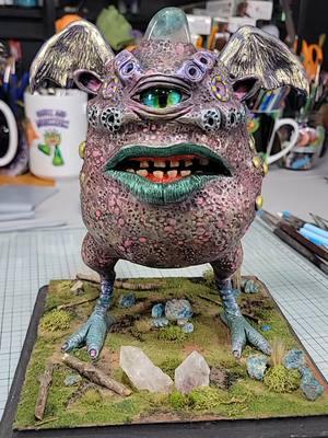 #coffeeandmonsters #artist #polymerclayartist #polymerclaycreations #sculpture #polymerclay #crystalart #monsterart 