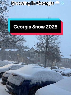 I’m all giggles. Ain’t seen snow this fluffy in a MINNNUTE. #georgia #atlanta #snow2025 #georgiasnow