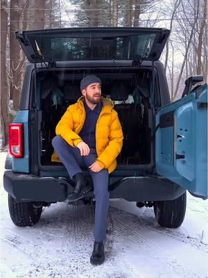 Adventure called, and @Dockers® answered. 🏔️🏃🏻‍♂️ Active enough for the trails and an Airweave fabric made for movement, these pants truly can #goanywhere. Woodstock winter approved! #mensstyle #winteroutfit #menswear #menspants 