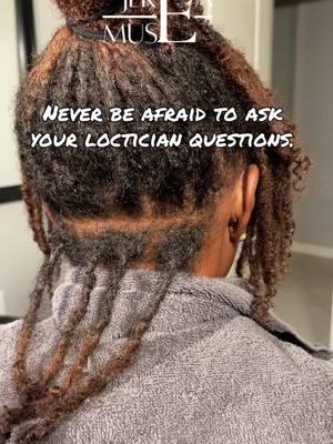 Your Loctician should be the person you can go to with any concerns about your locs. There shouldnt be a moment you can’t ask your Loctician something and in return they have no answers for you. They can also say let me look into that for you, that at least means they care enough to try!  Classes available for this technique‼️ New Houston Stylist🫶🏽💫 Follow for more loc tips⚜️ January  appointments available✨ Instore pickup & Website coming soon @scalpspices  LOCATION:📍Houston,TX . (Booking Link In Bio) . . . .  #houstonlocs #jereamuse #houstonstarterlocs #locextensionshouston #houstonlocticianstyles