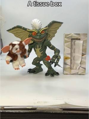 Let’s just say, he’s a big guy. 😬 You can order this figure now! #gremlins #highendcollectibles #jamesgroman #collectibles #horrorcollection #gremlinsmovie 