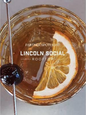 Mocktails hit different at @Lincoln Social 🍸 It’s all in the details—Lincoln Social + Crew Barware = perfection in every pour 🙌 #barware #mocktailseason #mocktails #columbus #crewbarware #dryjanuary 