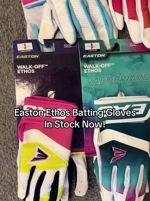 #easton #battinggloves #baseball #baseballtiktoks #foryoupage #forsale #ct #nutmeg #baseballlife #baseballplayer #baseballswag #softball #softballtiktoks #limitededition 