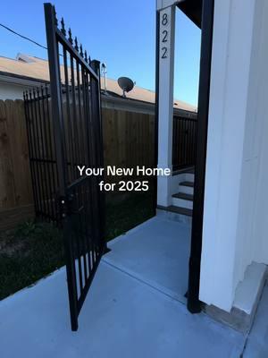 It’s the ♥️ of Independence Heights💫  Crafted Farmhouse charm with modern features✨ 3bd 2.5 bath open floor plan with game room  2300 sqft of living space Motion detection pantry  Extended patio w/ views of Downtown Houston  Large en suite with standalone tub and over sized shower  Flood vents & french drains  Over sized deep garage equipped w/ EV wiring  Listed at $569,999✨ DM to get started  #lanayaismyrealtor #realestateagent #htxrealtor #fyp #homeownership #viralvideo 