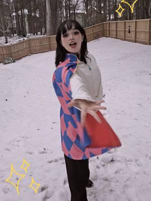 snow in the south!?!? i have never ran to put on a cosplay faster than this😭 also,, NEW COSPLAY ty blue #howlsmovingcastle #howlpendragon #howlpendragoncosplay #howlsmovingcastlecosplay 