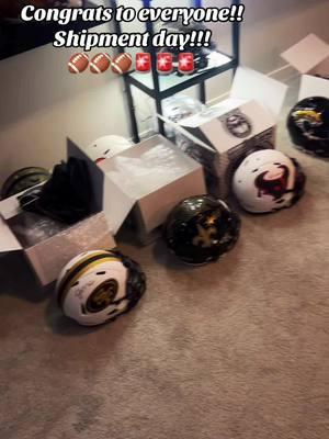 Helmet game is strong 🏈🏈 #fyp #foryoupage #sports #helmets #authentics #speedflex #NFL 