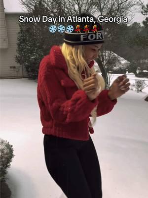 Snow ❄️ #atlantageorgia  #SnowDay #SnowMuchFun #WinterWonderland #SnowDayVibes #StayWarm  #SnowDayBliss