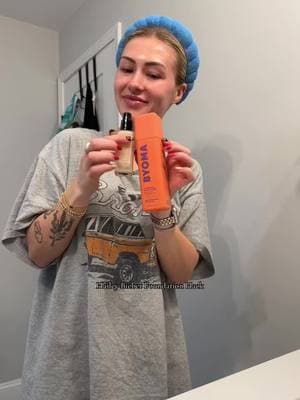 Uhhh… taking tips on this one 😂🫠 #haileybieber #haileybieberstyle #byomaskincare #byomamilkytoner #milkytoners #foundation #foundationhack #foundationroutine 