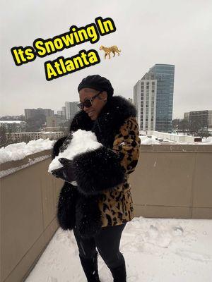 ITS SNOWING IN ATLANTA ❄️❄️❄️❄️   Gloves @thenorthface 💕 Fur • Tights • Beret @FashionNova  Sunglasses Chanel 💎 #snowinginatlanta #snowday #atl #snowman #snowinatlanta #OOTD #snowfit #snowing #snowstorm #winter #snow #CapCut 