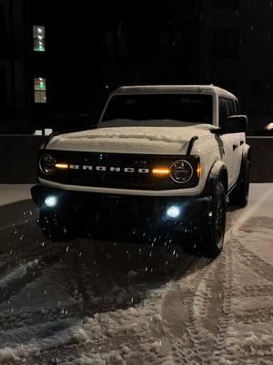 ❄️🥶  📸- my boo 🤍  #fyp #fypシ #whitebronco #dallaska #dallastx #ford 