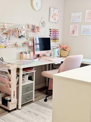 Bienvenidos a mi Craft Room 💖  Ya les debía este tour, quieren les muestre algo específico?  #crafts #cricut #DIY #craft #craftroom #craftroomdecor #lunally