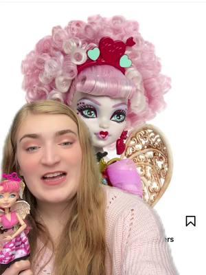 Clearing up some misconceptions about G3 Cupid!!!💘🩷💗 Photo creds: @/cleosnilee #cacupid #cupidasteria #fairytalevibes #monsterhigh #sweet1600 #eah #everafterhigh #draculaura #draculaurascarysweetbirthday #monsterhighg3 #dollcollector 