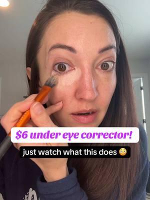 Watch this magic! It covers and smoothes… and it’s super moisturizing 🙌🏼  #undereyecircles #undereyebags #undereyecream #eyemakeuptutorial 