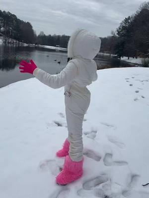 LOOK WHAT JESUS DID 😂😭🩵❄️🌨️ #foryoupage #foryou #santanaandmitch #mitch #foryou #foryourpage #swagprincess #babygoat #lanilove #viralvideo #khalanisimon #swagtubefamily #famouskids #viral #fyp #lanilovetv #snowing #snowman #funnyvideos 