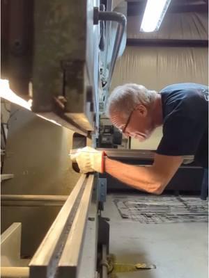 Mark talks about our 1940 Chicago press brake. Bending a beetle Ute sidewall as he does it.  As always, check out our website to see if one of our diy kits is for you!  https://www.smythkitcars.com #buildityourself #chicago #pressbreak #ute #smythute #truck #DIY #carsoftiktok #vw #hemi #dodgecharger #fyp #cutit #chopped #mopar #shoptalk #machinery 