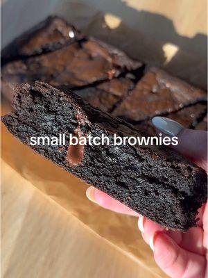 small batch brownies🤎  #brownierecipe #smallbatchbaking #smallbatchbrownies 