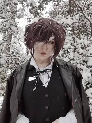 #DAZAI♟️it FINALLY SNOWED i love snow i am so so so excited AHHH || #dazai #dazaicosplay #dazaiosamu #dazaiosamucosplay #osamudazai #bsd #bsdcosplay #bungoustraydogscosplay 