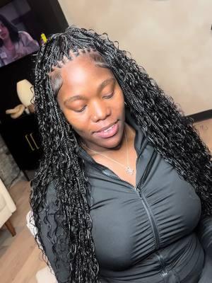 Small boho Knotless ❤️ #chicago #chicagotiktok #chicahohairstylist #hairtok #braids #braidstutorial #smallbohoknotless #smallbohoknotlessbraids #chicagobraider #chicagobraids 