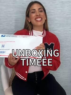 Unboxing Time 🛍️ Get Ready To Meet The #MXJEANS #BestSellers And Pair Them With The Perfect Tops. Your New Favorite Outfits Are Here ✨ 🔎 Asymmetrical Neckline Pleated Satin Blouse Red 🔎 MX JEANS Levanta Cola Mid Rise Blue Skinny Jeans 🔎 Long Sleeve Corduroy Varsity Jacket Red 🔎 White Long Sleeve Mock Neck Ribbed Sweater Top 🔎 MX JEANS Black Butt Lifting Mid Rise Skinny Jeans with Pockets #ModaXpress #modaxpressonline #buttliftingjeans #buttlifting #tummycontrol #levantacola #skinnyjeans #Top #Bottom #wardrobeessentials #Wardrobe #Outfit #womenjeans #fyp #fashiontiktok #TikTokShop #TikTokMadeMeBuyIt #tendenciasmoda