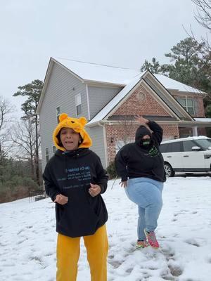 Oh Dont Mind Us , We’re Just Having Fun 😂😂😂 #fyp #letitsnow #funny #lilbitandredd #usoutsiders 