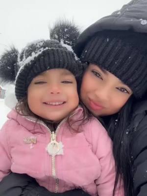 Mi muñeca 🥹❤️#viralvideo #☃️ #siganmeeee @Emelitha👸 #❄️ #fypシ 