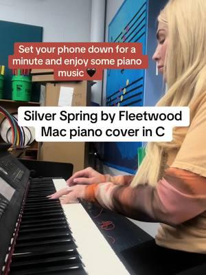 Sometimes before school I have piano sessions and do karaoke in my head since my voice isn’t warmed up. This is always a go-to. Enjoy some easy listening. #karaokeroom #vibingbymyself #piano #pianotok #pianocovers #silverspring #fleetwoodmacchallenge #fleetwoodmac #fyp #musicteachers #musicteacher 