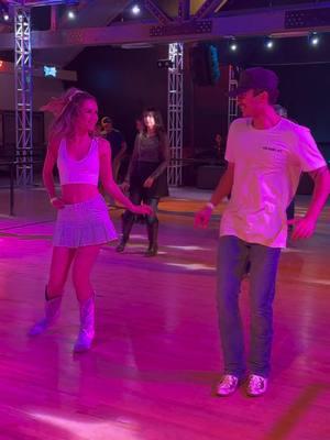 ✨Calm Down✨ with one of my fav dance buddies @Jevv🐉 🙌🏼  #calmdownlinedance #linedance #linedancing #linedancer #linedancersoftiktok #linedancingontiktok #fyp #temeculastampede 