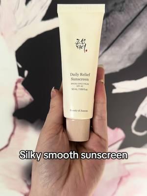 This is the perfect texture! Doesn’t feel thick and sticky like traditional sunscreen.  #tiktokmademebuyit #koreanskincare #sunscreen #fypage #spf40 