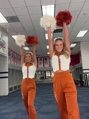 GAME DAY ft DCC locker room🤘🏼💙💋 #fyp #cottonbowl #texaslonghorns #dccdance  #thunderstruck @Quincy 