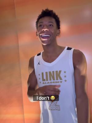 qtna… can @davion.hannah actually sing? 👀 is @Jerry Easter really sneaking extra eats? 🤣 #NBAFutureStartsNow #SuspectChallenge #funny #basketball 