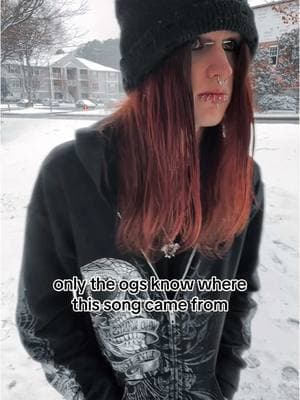 it’s cold outside! #emo #emotiktok #emoboy #emogirl #emokid #heiswe #fyp #foryoupage #foryourpage 