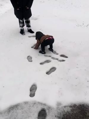 Punchy’s first snow#grandson #grandbabiesoftiktok #grandbaby #foryoupage 