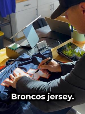 GIVEAWAY ALERT 🚨 We’re giving away this SIGNED Brandon Stokely Broncos Jersey!! 🏈 To win you need to: LIKE our YouTube video with Brandon COMMENT on the video SUBSCRIBE to Embers Golf Good Luck! 🍀 #giveaway #brandonstokely #broncos #footballjersey #winner #prize #competition #goodluck