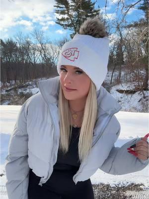 Freezin! #fyp #fypツ #blonde #cold #coldassbitch #freezing #snowstorm2025 #snow #snowday #kcchiefs #kansascity #kansascitychiefs #snowbunnies #beyourself #midwest #snowmageddon #viralvideo 