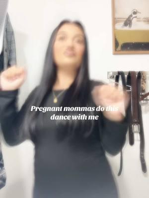 Love doing TikTok dances #fyppregnancy #pregnant #sahm #momlife #boymomsoftiktok 