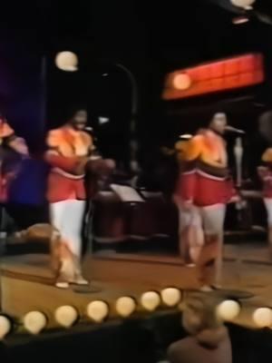 The Temptations - Bareback | Live, Soundstage (1979) Today Temptations fans, we're gonna go back to 1979 when @The Temptations performed "Bareback" on local TV show "Soundstage" in Chicago! This is probably my most favorite underrated gem by the Tempts if I do say so myself. It's very energetic and funky, despite what the song is referring to lol. Richard Street really gives it his all during this performance, along with Melvin's booming bass that we can't miss. Their Atlantic era is truly underrated and needs to be shown more love than it has. Temptations Forever.  📹@readbtwnthelines (YouTube)  November 14, 1979 #TheTemptationsLegacy #TemptationsForever #TheTemptations #Temptations #RichardStreet #MelvinFranklin #GlennLeonard #LouisPrice #OtisWilliams #1979 #70s #70sstyle #70snostalgia #70snostalgia #70smusic #70sdisco #70sfunk #atlanticrecords #funk #soul #disco #soundstage #legends #icons #oldiebutgoodie 