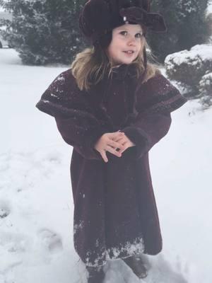 A vintage magical winter #vintage #toddlertok #vintagebabyclothes #90soutfit #viral #snow #winter #snowangel #snowbaby 