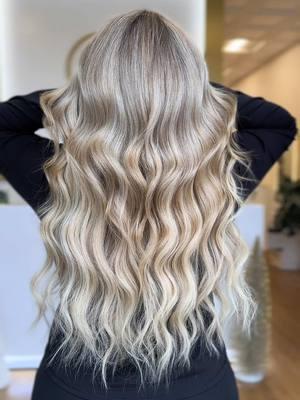 Dreammmm hair.  #tampahairstylist #tampahairsalon #tampahairexperts #tampahairextensions #stpetehairstylist #stpeteextensionspecialist #palmharborhairstylist #palmharborextensions #clearwaterhairstylist #clearwaterhairextensions 