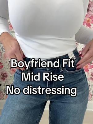 We’ve been waiting so long for a really good boyfriend fit and it’s finally here from Judy blue. These are a mid rise with a finished Tim. They’re absolutely adorable and they’re actually kind of a long inseam for a boyfriend. #judybluejeans #jeans #midrise #boyfriend #shortgirl  