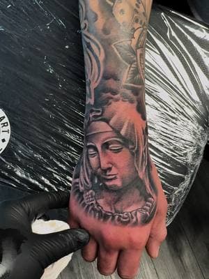 #fy #viralvideos #tattoo #grandrapidsmichigan #blackandgreytattoo #michigantattooartist #virgenmarytattoo #handtattoos #tattoosleeveinprogress 