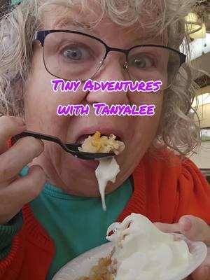 Tiny Adventures with Tanyalee.  Comedians on tour. Hartz Chicken in Ocean Springs Mississippi #comedians #TinyAdventures #comedy #chicken #UnstoppableMe @Jeff Vance 