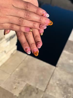 Winnie the Pooh 🍯🐝✨ Message on instagram to book! #arizonanails #aznails #arizonanailtech 