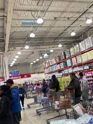 People in Va are crazy rush at Costco cause of snow warning for 2 hours 😁😁#virgina #dc