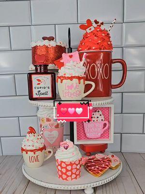 Have you started decorating dor #ValentinesDay  #vakentinetieredtray #redvalentinetieredtray #valentinefakecake #valentinemugs #valentineminimugs #candyheartstogocup  #greatembellishments #tieredtray #greatembellishments  #raedunndisplay #raedunnvalentines 