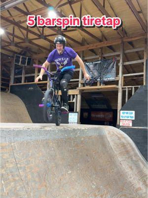 Quick little 5 bar tiretap to start the weekend #havefun #donttakelifetooseriously #ridebikes #bmx #nowearbmx #begoofy 